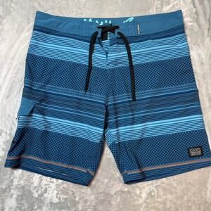 Maui and Sons Mens Size 38 Shark 4-Way Stretch Board Shorts Resort Vacation Pool